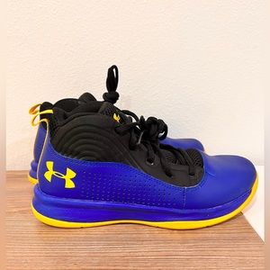 Under Armour Black and Blue Athletic Shoes w/ Yellow Accent Boys Size 3
